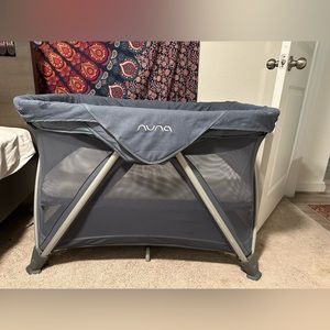 Nuna Sena Aire Play-Yard/ Travel Crib/ Bassinet ($500 retail price)